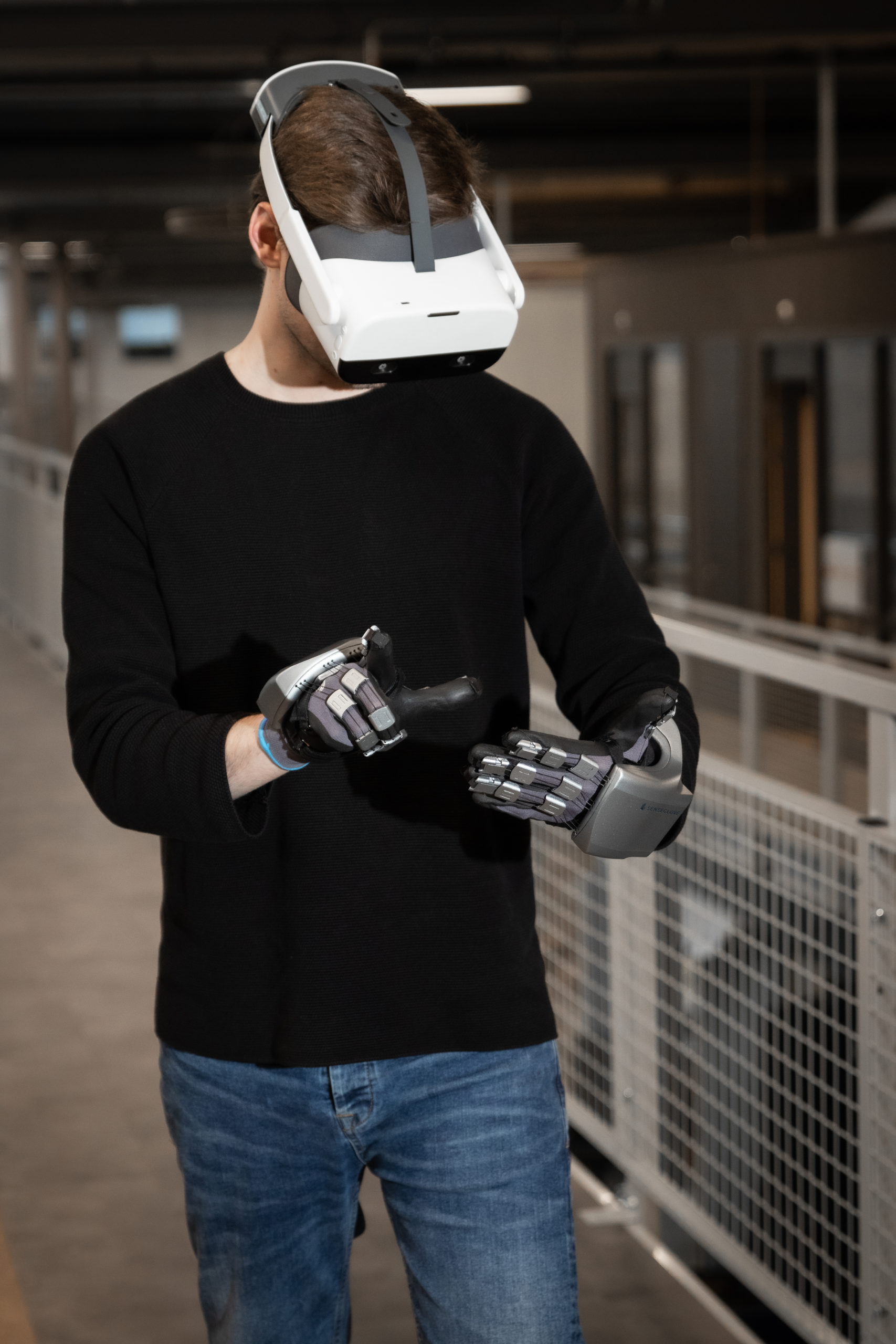 SenseGlove Nova VR Haptic Gloves Are Straight Out Of 'Ready Player One ...